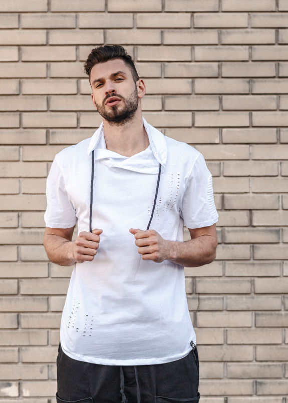 Футболка белая с капюшоном Mfstore Изображение Футболка белая с капюшоном Mfstore