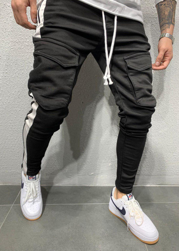 Брюки спортивные с карманами по бокам и белыми полосками MFStore Изображение Брюки спортивные с карманами по бокам и белыми полосками MFStore