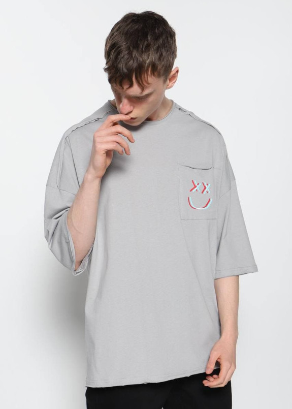 Футболка мужская оверсайз серая со смайлом на груди Mfstore Изображение Футболка мужская оверсайз серая со смайлом на груди Mfstore