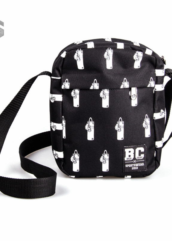 Cумочка на плечо черная c принтом Back Court Изображение Cумочка на плечо черная c принтом Back Court