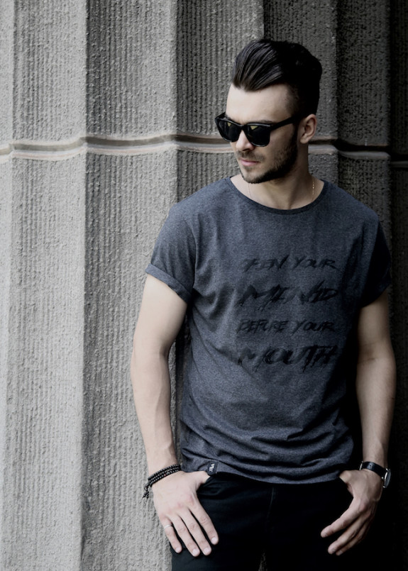 Футболка темно-серая Open your mind BlackWood Изображение Футболка темно-серая Open your mind BlackWood