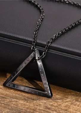 Намисто з трикутним кулоном та гравіруванням чорне MFStore Изображение Намисто з трикутним кулоном та гравіруванням чорне MFStore