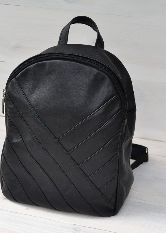 Рюкзак с декоративной строчкой черный Kogut Изображение Рюкзак с декоративной строчкой черный Kogut