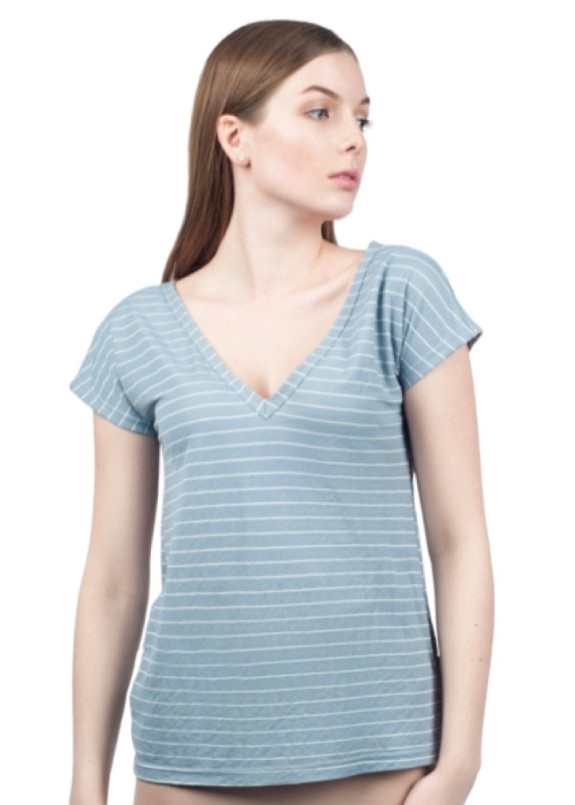 Футболка женская с V-образным вырезом голубая Grishko Design Изображение Футболка женская с V-образным вырезом голубая Grishko Design