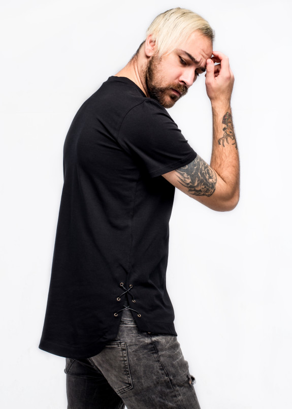 Футболка мужская со шнуровкой черная ThePARA  Изображение Футболка мужская со шнуровкой черная ThePARA