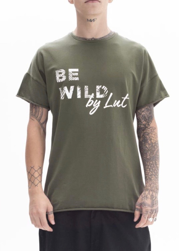 Футболка мужская зеленая BE WILD LUT Изображение Футболка мужская зеленая BE WILD LUT