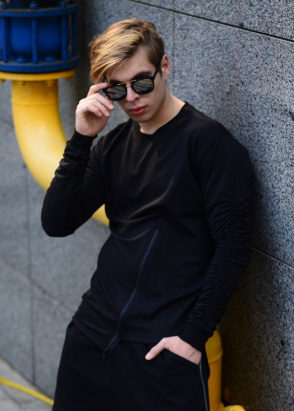 Лонгслив мужской с молнией черный Shi Изображение Лонгслив мужской с молнией черный Shi