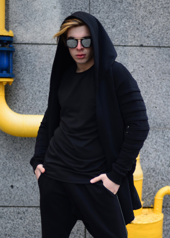 Мантия мужская с рифлением на рукавах черная Shi Изображение Мантия мужская с рифлением на рукавах черная Shi