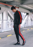 Изображение Спортивный костюм черный с красным T-Stripe Set Somatonic