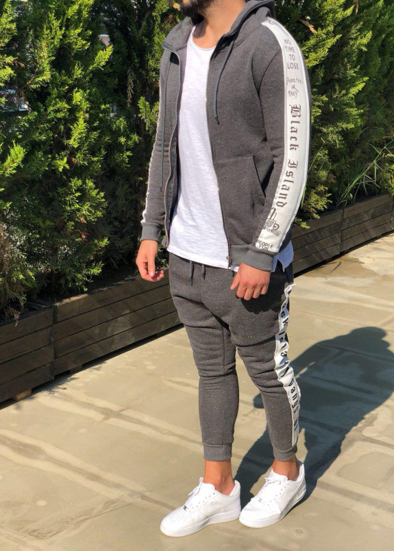 Костюм на флисе с лампасами и надписью MFSTORE Изображение Костюм на флисе с лампасами и надписью MFSTORE