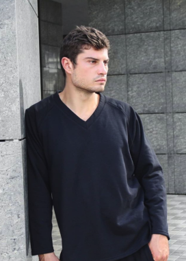 Кофта с глубоким вырезом Leska prod Изображение Кофта с глубоким вырезом Leska prod