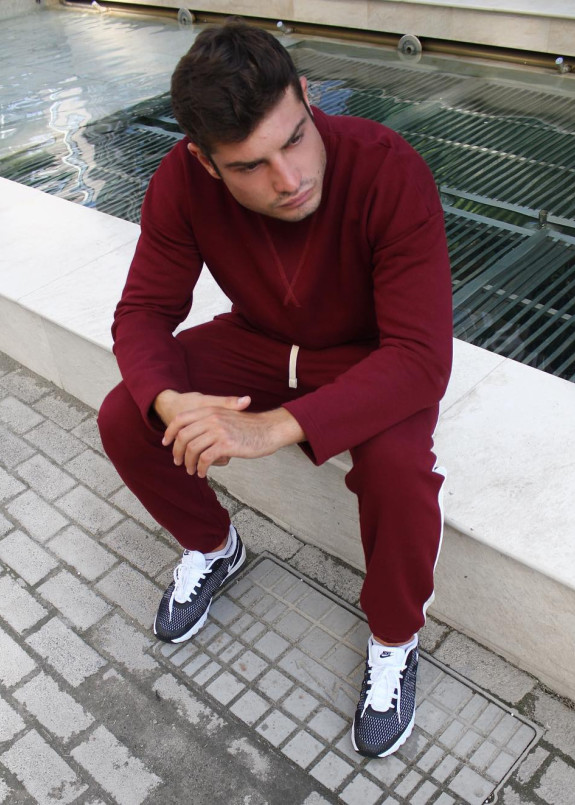 Бордовая кофта с вставкой на горле Leska prod Изображение Бордовая кофта с вставкой на горле Leska prod