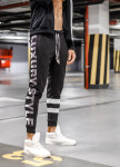Спортивные штаны luxury style Изображение Спортивные штаны luxury style