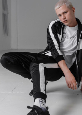 Штаны черные с лампасами Black Limit Изображение Штаны черные с лампасами Black Limit