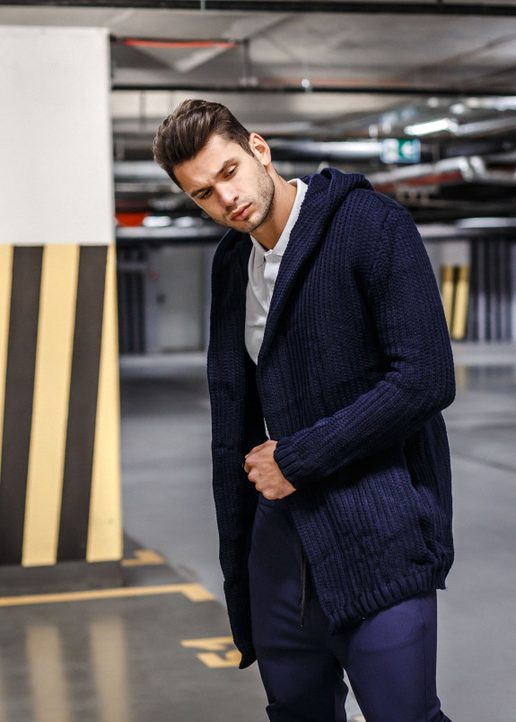 Вязаний синий мужской кардиган с капюшоном Mfstore Изображение Вязаний синий мужской кардиган с капюшоном Mfstore