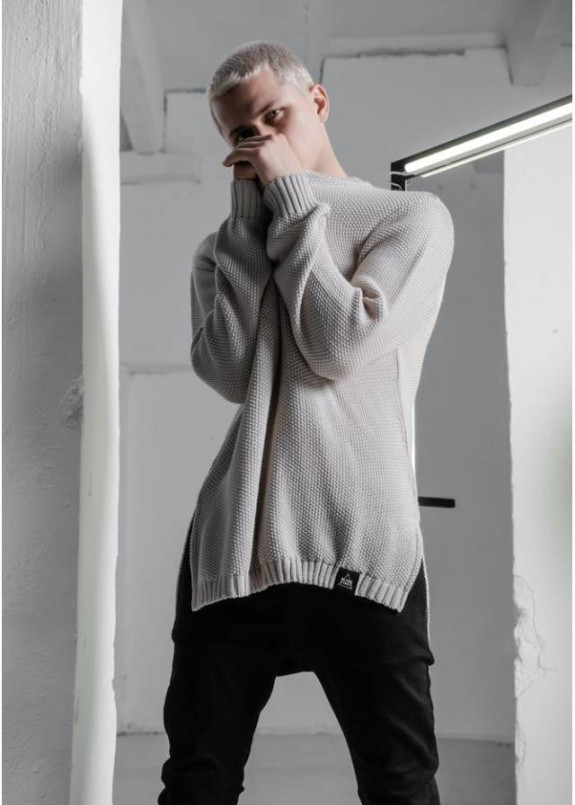 Свитер удлиненный с разрезами бежевый BLACK LIMIT Изображение Свитер удлиненный с разрезами бежевый BLACK LIMIT