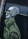 Лонгслив с принтом человек с черепом MFSTORE Изображение Лонгслив с принтом человек с черепом MFSTORE