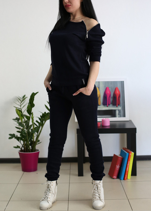 Костюм ангоровый с молниями на плечах Maro Изображение Костюм ангоровый с молниями на плечах Maro