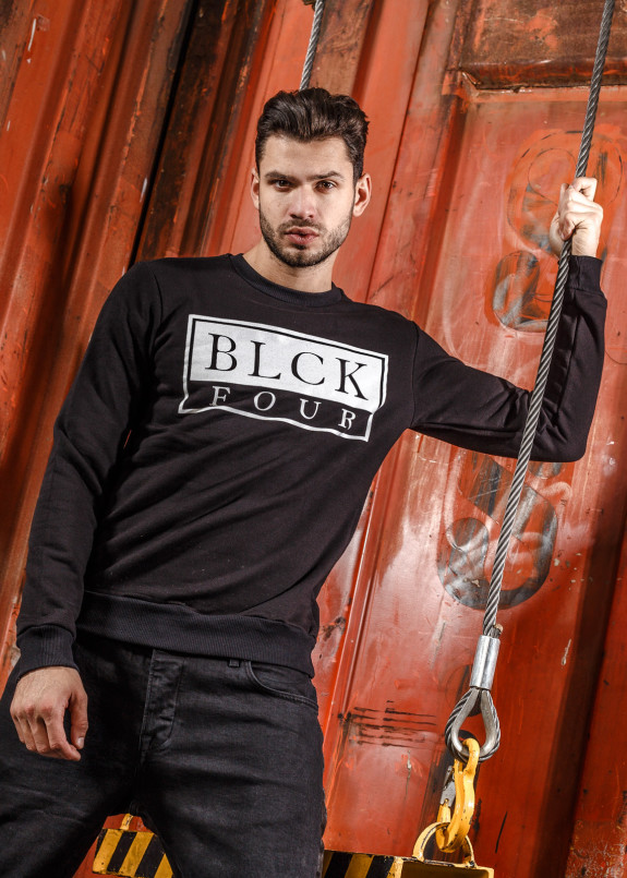 Кофта с надписью на грудях Mfstore Изображение Кофта с надписью на грудях Mfstore