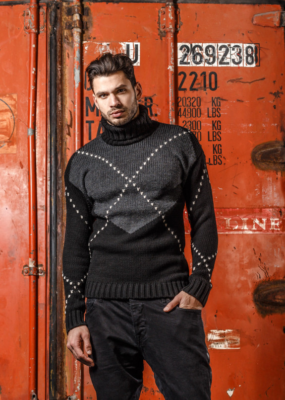 Свитер двухцветный с высокой горловиной MFSTORE Изображение Свитер двухцветный с высокой горловиной MFSTORE