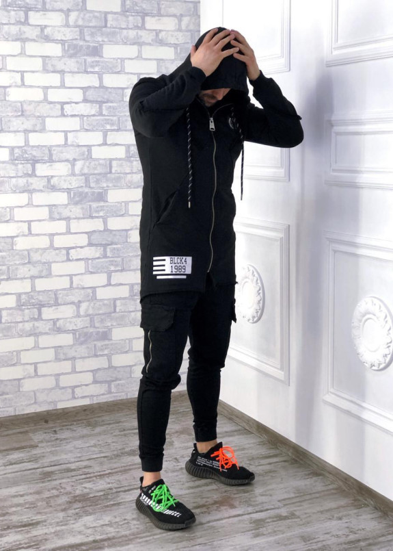 Мантия на замке с белым принтом Mfstore Изображение Мантия на замке с белым принтом Mfstore