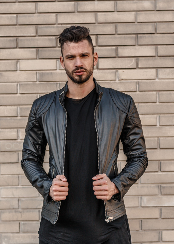 Куртка с декоративными строчками на плечах Mfstore Изображение Куртка с декоративными строчками на плечах Mfstore