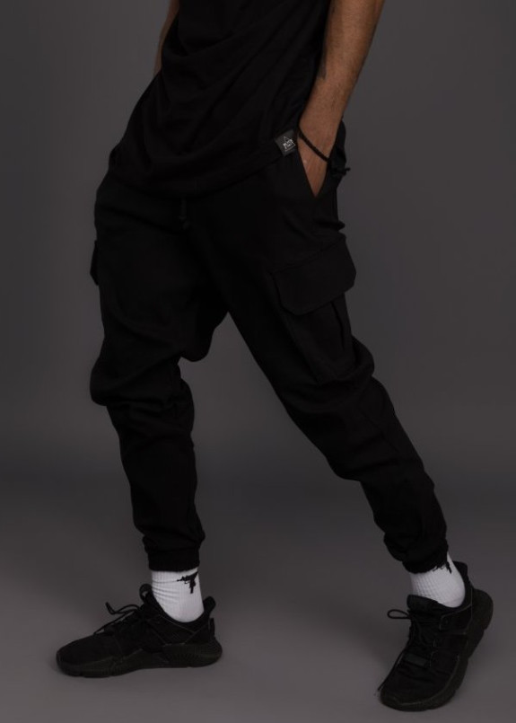 Штаны мужские джоггеры с накладными карманами черные Изображение Штаны мужские джоггеры с накладными карманами черные