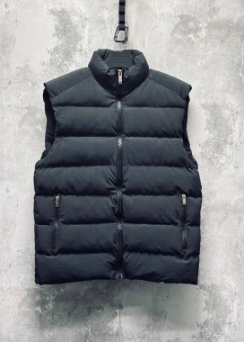 Стильна жилетка чорна з боковими карманами MFStore Изображение Стильна жилетка чорна з боковими карманами MFStore