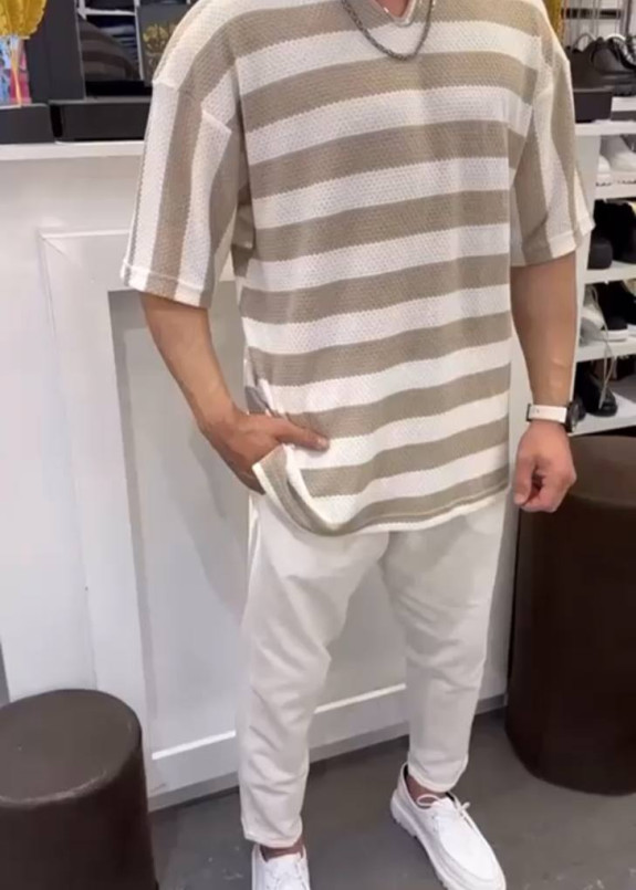 Футболка вільного крою в горизонтальну бежеву полоску MFStore Изображение Футболка вільного крою в горизонтальну бежеву полоску MFStore