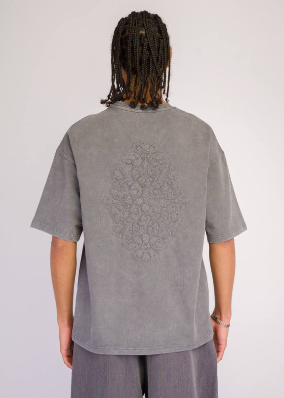 Оверсайз футболка виварена з вишивкою на спині сіра MFStore Изображение Оверсайз футболка виварена з вишивкою на спині сіра MFStore
