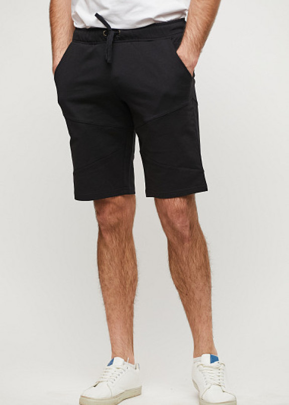Изображение Мужские шорты черного цвета длиной до колена