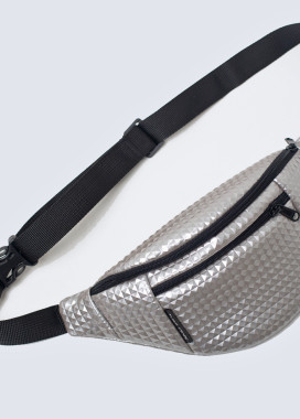 Серебряная кожаная поясная сумка relief twins store Изображение Серебряная кожаная поясная сумка relief twins store