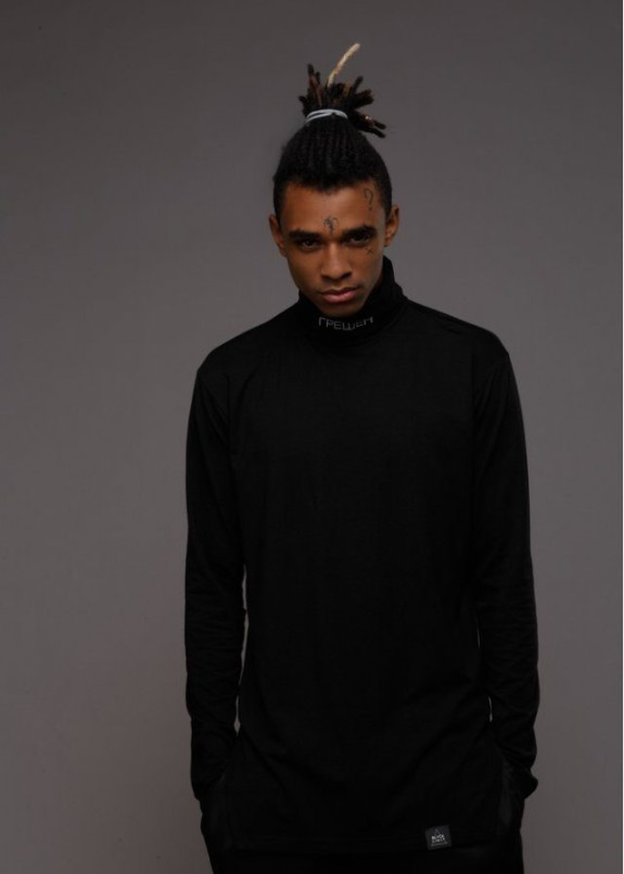 Гольф с вышивкой ГРЕШЕН черный Изображение Гольф с вышивкой ГРЕШЕН черный