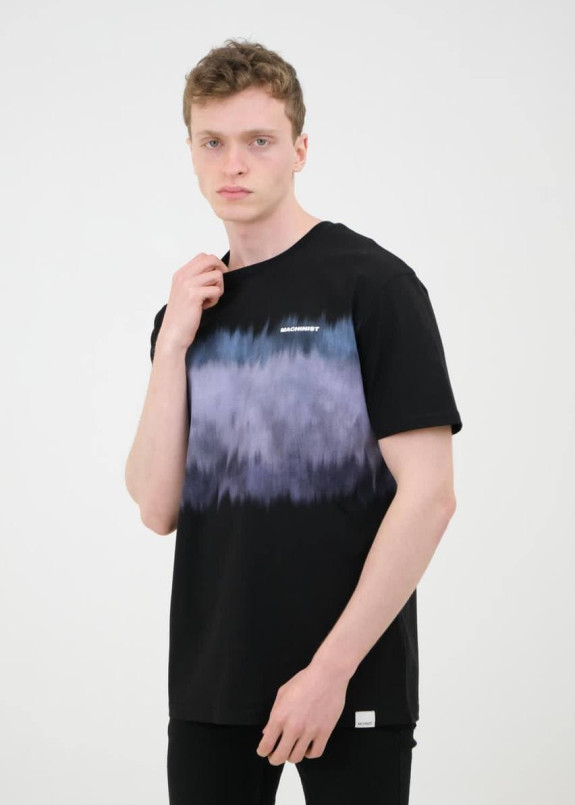 Футболка мужская с градиентным принтом на груди MFStore Изображение Футболка мужская с градиентным принтом на груди MFStore