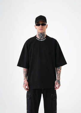 Футболка оверсайз з лого на шиї чорна MFStore Изображение Футболка оверсайз з лого на шиї чорна MFStore