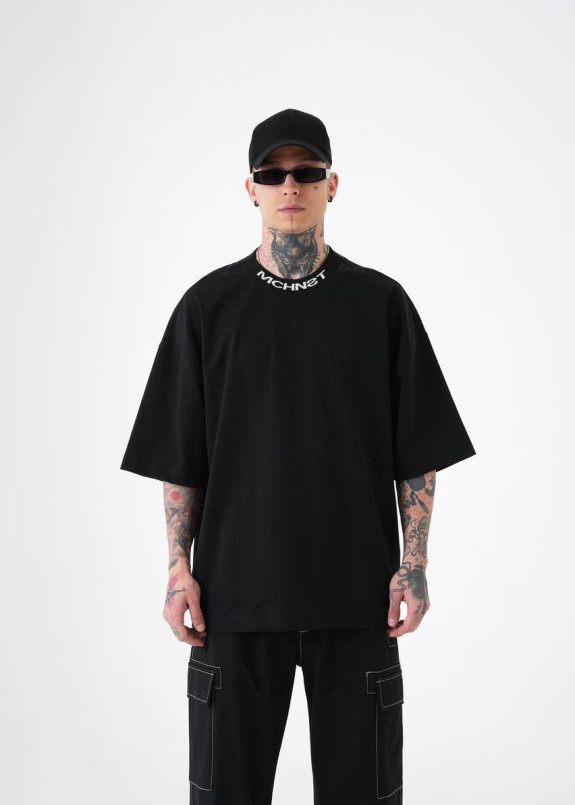 Футболка оверсайз з лого на шиї чорна MFStore Изображение Футболка оверсайз з лого на шиї чорна MFStore