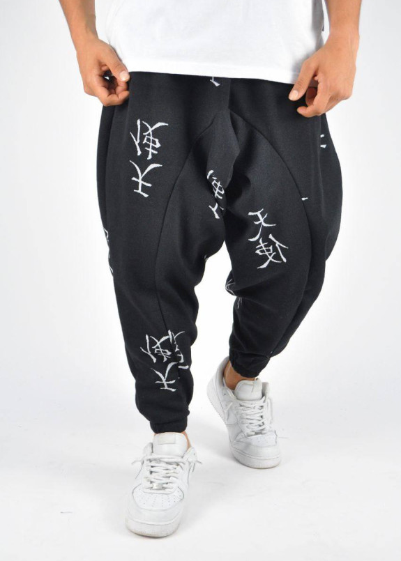 Стильні штани вільного крою галіфе з ієрогліфами чорні MFStore Изображение Стильні штани вільного крою галіфе з ієрогліфами чорні MFStore