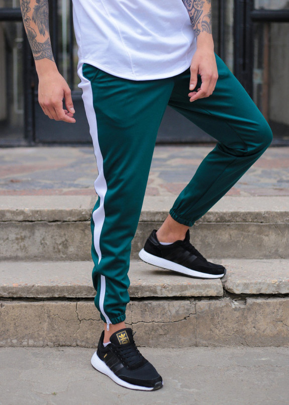 Спортивные штаны мужские зеленые с белой полоской Рокки Tur streetwear Изображение Спортивные штаны мужские зеленые с белой полоской Рокки Tur streetwear