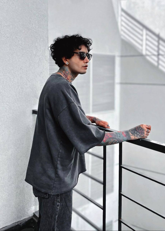 Футболка oversize з необробленими краями виварена графіт MFStore Изображение Футболка oversize з необробленими краями виварена графіт MFStore