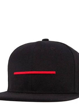 Изображение Стильна кепка з червоною вишивкою у вуличному стилі MFStore