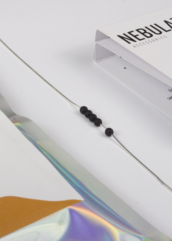 Подвеска в виде 5 маленьких черных кружочка Изображение Подвеска в виде 5 маленьких черных кружочка