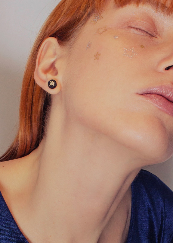 Серьги с рисунком звездочки и месяца Изображение Серьги с рисунком звездочки и месяца