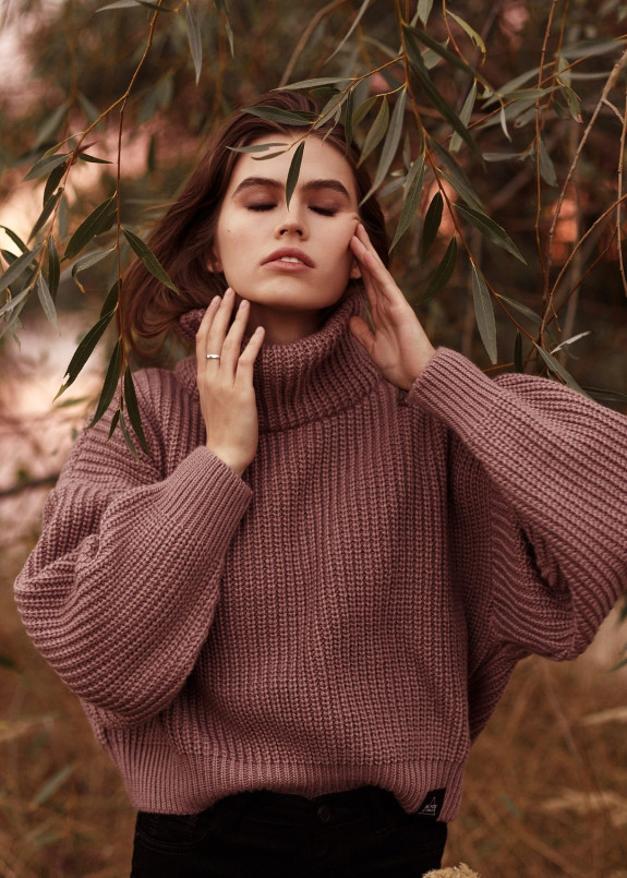 Свитер женский OVERSIZE CROP - темно/розовый Изображение Свитер женский OVERSIZE CROP - темно/розовый