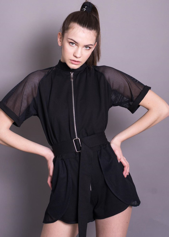 Комбинезон черный с вставками Street style Изображение Комбинезон черный с вставками Street style