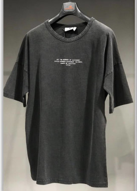 Футболка с маленьким крестиком сверху на спине MFStore Изображение Футболка с маленьким крестиком сверху на спине MFStore