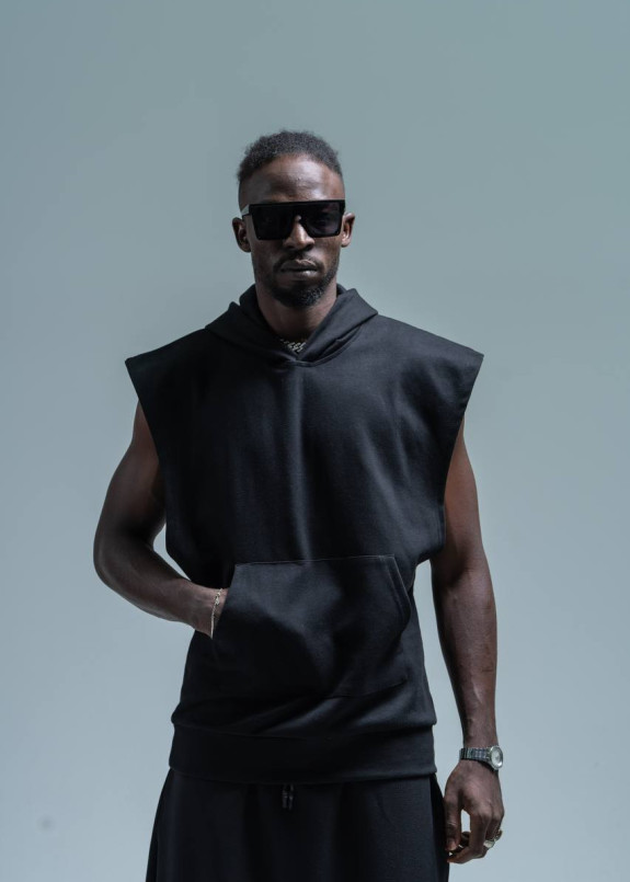 Безрукавка вільного крою з капюшоном чорна MFStore Изображение Безрукавка вільного крою з капюшоном чорна MFStore