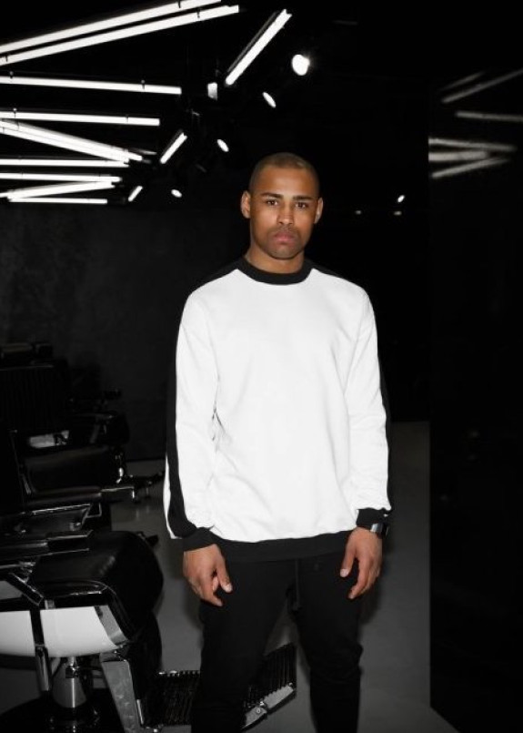 Свитшот мужской с лампасами белый Изображение Свитшот мужской с лампасами белый