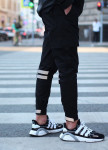 Изображение Зауженные карго штаны черные на липучках с рефлектом