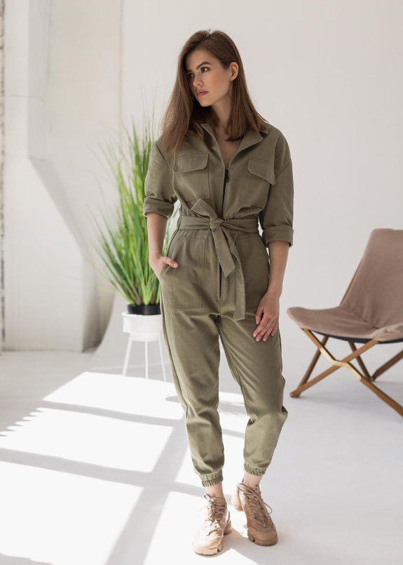 Коттоновый комбез оливкового цвета Изображение Коттоновый комбез оливкового цвета