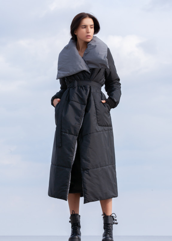 Длинный пуховик с воротником стойкой Изображение Длинный пуховик с воротником стойкой